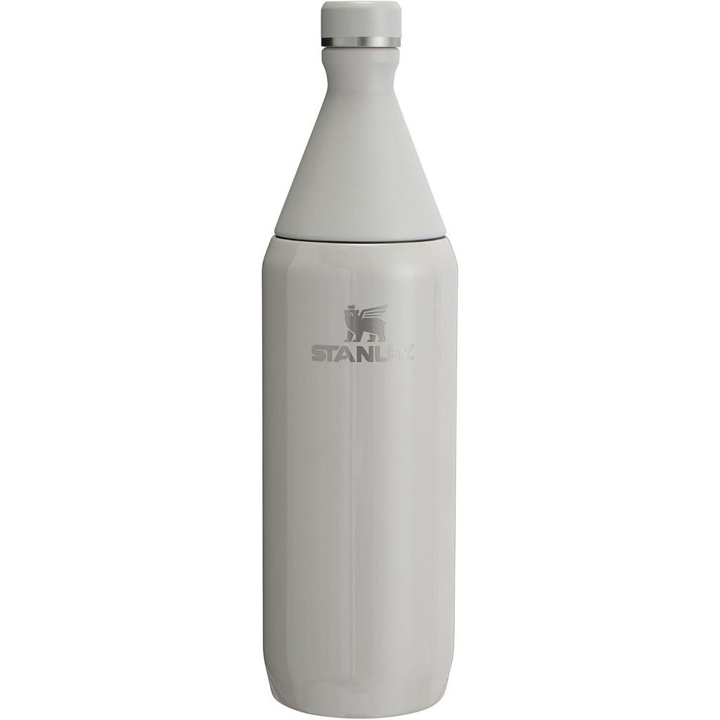 Stanley All Day Slim Bottle 20 oz | Schraubdeckel mit auslaufsicherer Dichtung | Schlankes Design für Reisen und Sport | Isolierter Edelstahl | BPA-frei | Creme