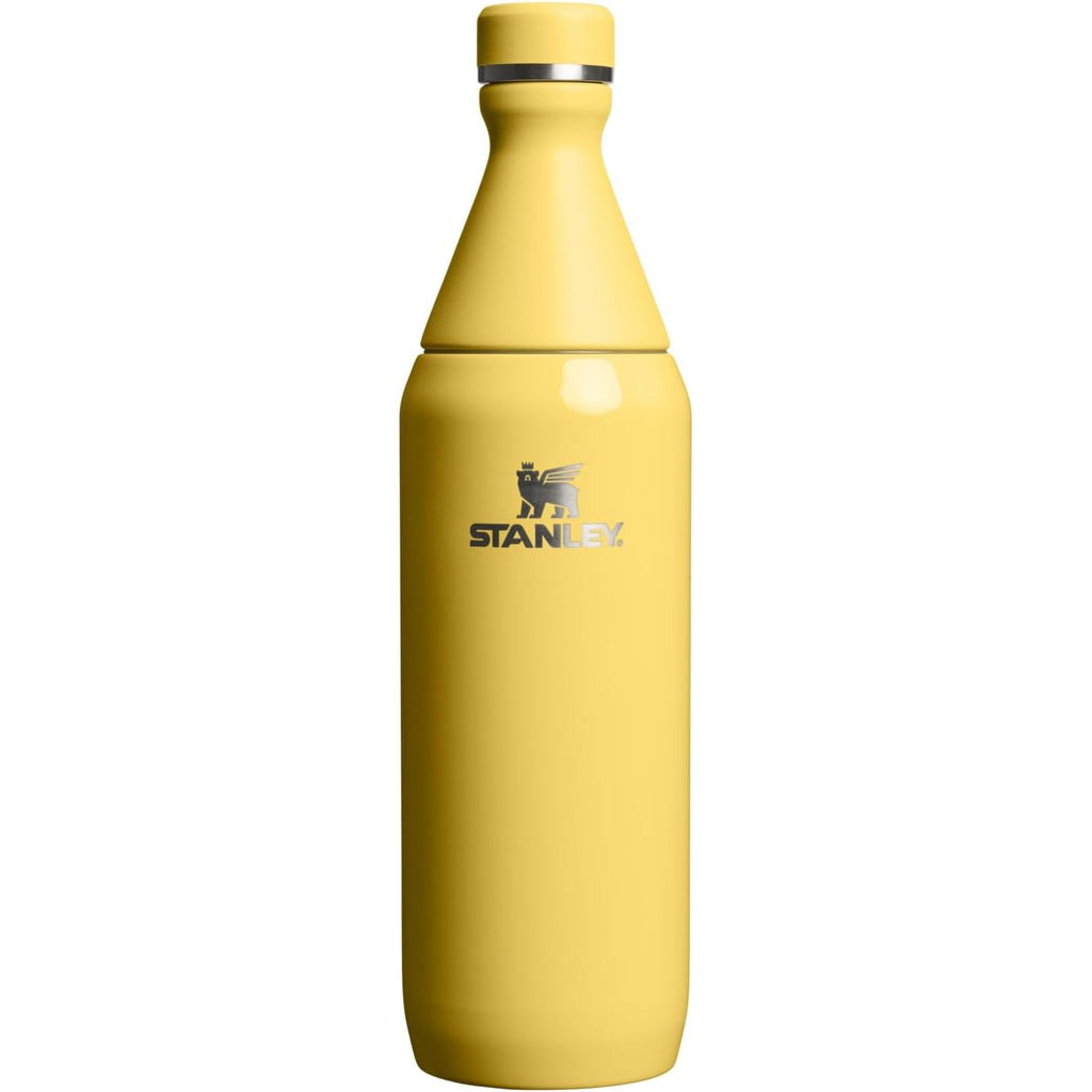 Stanley All Day Slim Bottle 20 oz | Schraubdeckel mit auslaufsicherer Dichtung | Schlankes Design für Reisen und Sport | Isolierter Edelstahl | BPA-frei | Creme