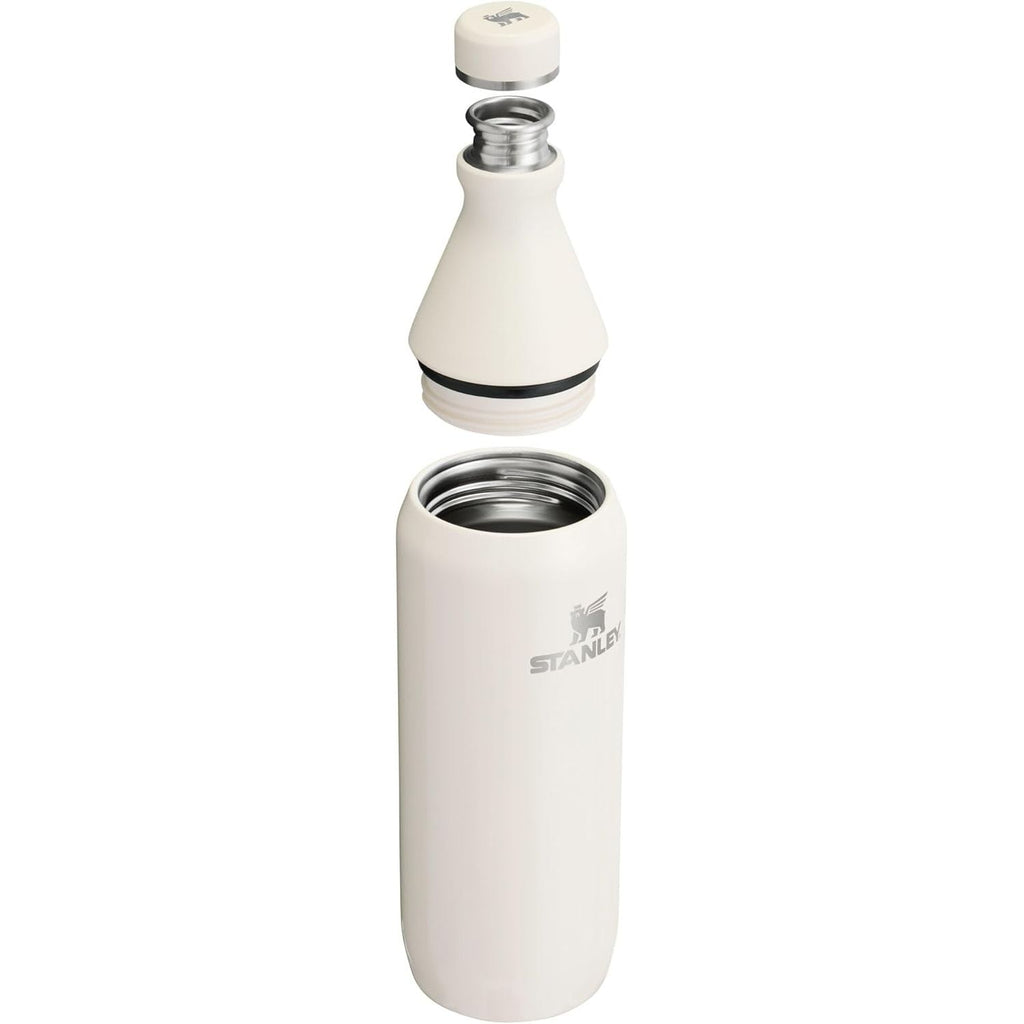 Stanley All Day Slim Bottle 20 oz | Schraubdeckel mit auslaufsicherer Dichtung | Schlankes Design für Reisen und Sport | Isolierter Edelstahl | BPA-frei | Creme
