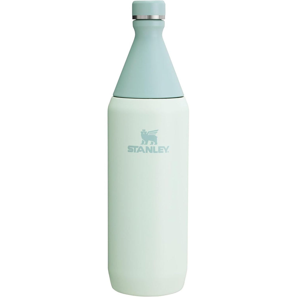 Stanley All Day Slim Bottle 20 oz | Schraubdeckel mit auslaufsicherer Dichtung | Schlankes Design für Reisen und Sport | Isolierter Edelstahl | BPA-frei | Creme
