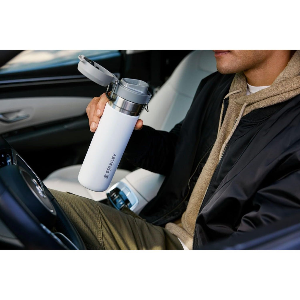 STANLEY Quick Flip GO Wasserflasche 700 ml | Deckel mit Druckknopf | Auslaufsicher und kompakt für Reisen und Sport | Isolierter Edelstahl | BPA-frei | Blue Sky