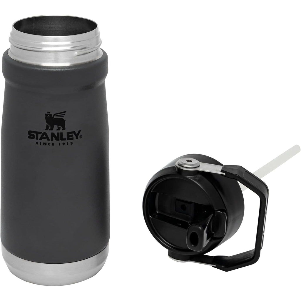 Stanley IceFlow Flip Straw Trinkflasche 17 oz | Integrierter Strohhalm für Reisen und Sport | Leicht und auslaufsicher | Isolierter Edelstahl | BPA-frei | Holzkohle