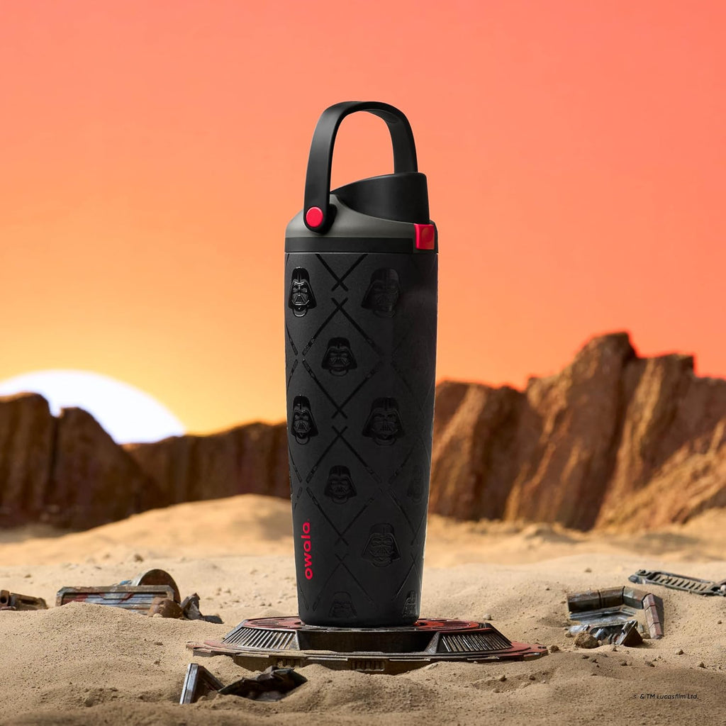 Owala Star Wars FreeSip Sway Isolierte Edelstahl-Trinkflasche mit Zwei-Wege-Ausguss, integriertem Strohhalm und Tragegriff, ideal für Reisen, Schule und Sport, 887 ml, BPA-frei, auslaufsicher, Darth Vader
