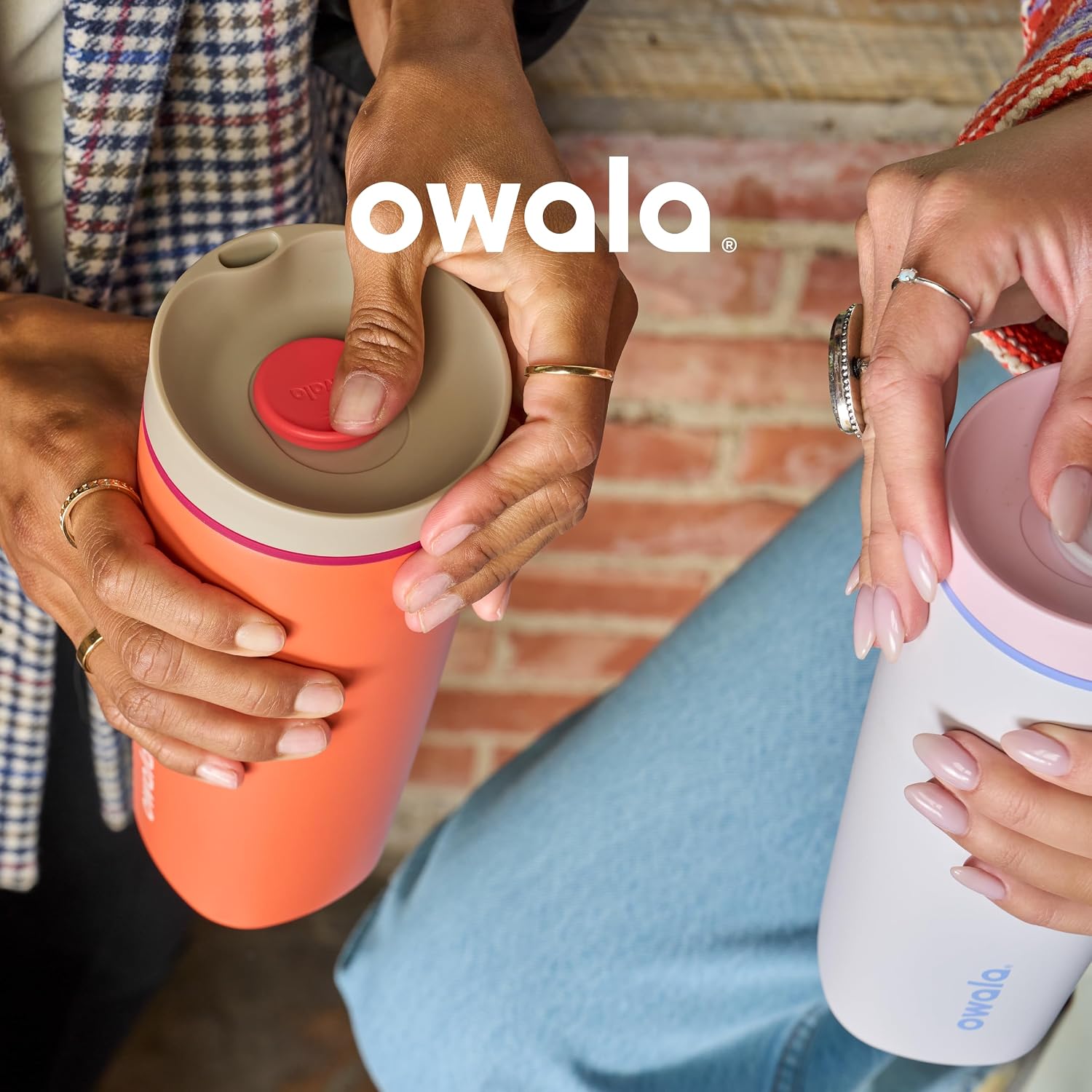 Owala SmoothSip Slider Isolierter Edelstahl-Kaffeebecher, wiederverwendbarer Eiskaffeebecher, Heißkaffee-Reisebecher, BPA-frei 590 ml, Lila/Pink (Crochet Queen)