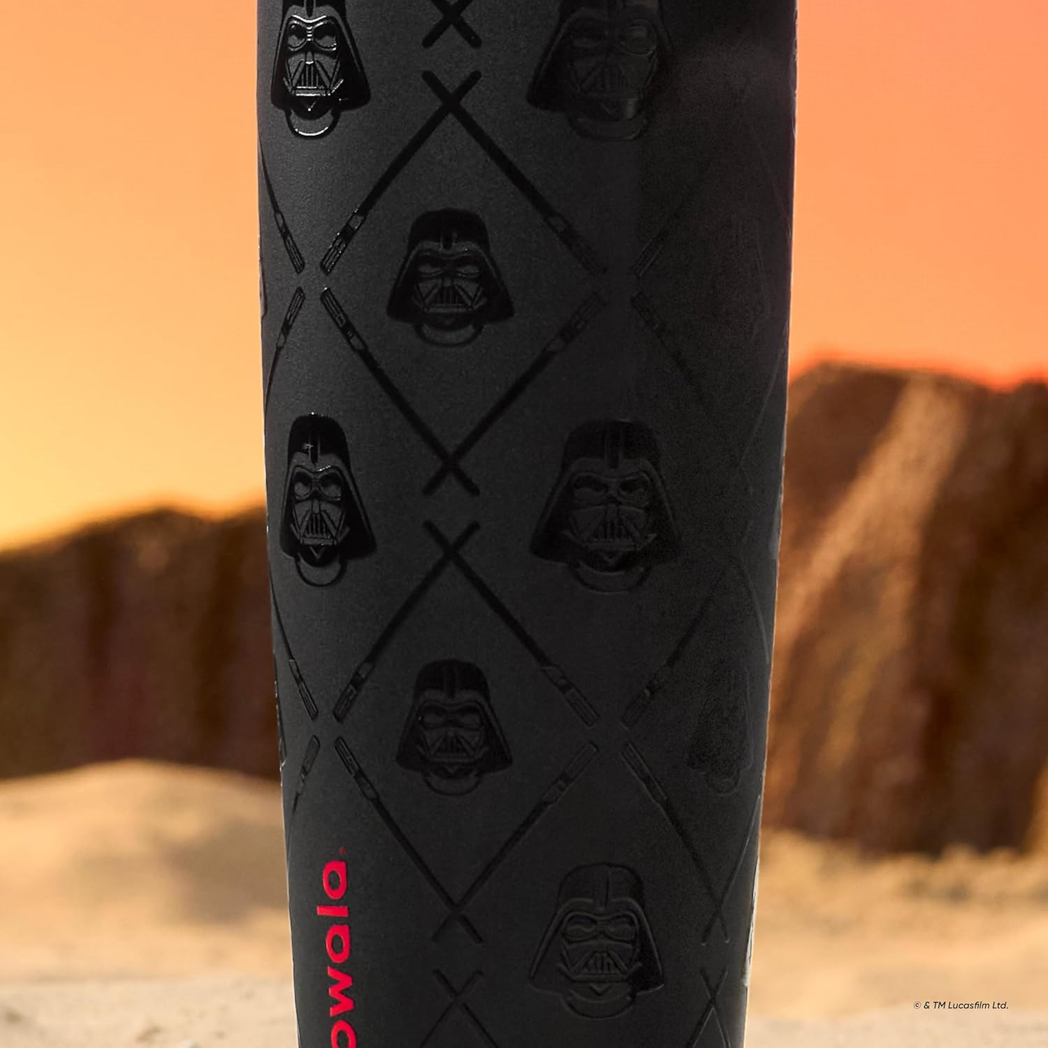 Owala Star Wars FreeSip Sway Isolierte Edelstahl-Trinkflasche mit Zwei-Wege-Ausguss, integriertem Strohhalm und Tragegriff, ideal für Reisen, Schule und Sport, 887 ml, BPA-frei, auslaufsicher, Darth Vader